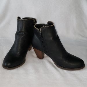 Zipper Heeled Ankle Bootie